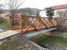 dřevěný most